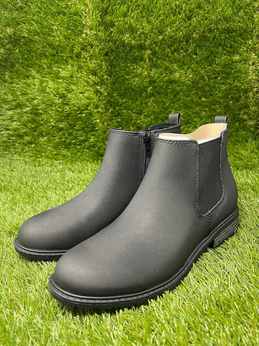 White Mountain Women's 7M Caching Smooth Black Bootie